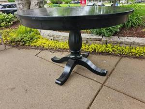 lot 73 image: Black Enamel Pedestal Table