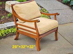 lot 38 image: Tommy Bahama Rattan Pineapple Accent Chair
