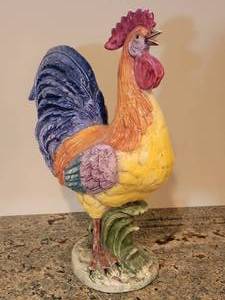 lot 80 image: Colorful Italian Vietri Rooster Statue