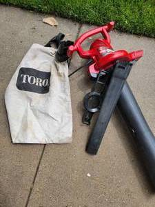 lot 94 image: Toro Electric Leaf Blower