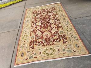 lot 34 image: Rugs by Robinson Luxury Wool Area Rug - Cypress - 61 x 93