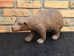 lot 117 image: Awesome Wood Carved Bear
