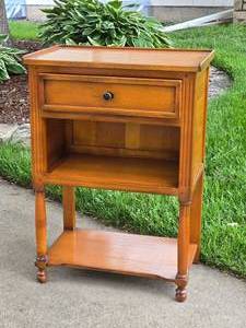 lot 56 image: Charming Farmhouse Side Table