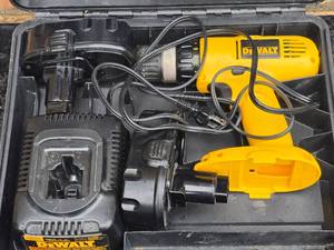 lot 96 image: DeWalt Cordless Adjustable Clutch DriverDrill - DW927