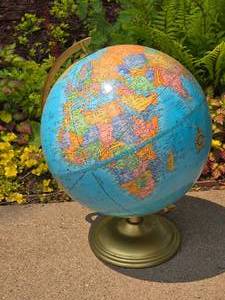 lot 130 image: Classic Desktop Chams Imperial World Globe
