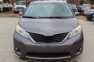 2011 Toyota Sienna LE 7-Passenger Auto Access Seat 4dr Mini-Van