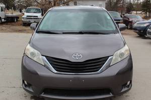 2011 Toyota Sienna LE 7-Passenger Auto Access Seat 4dr Mini-Van