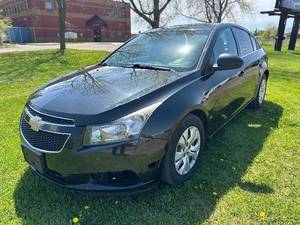 lot 10 image: 2012 CHEVROLET CRUZE LS No Accidents (NO RESERVE)