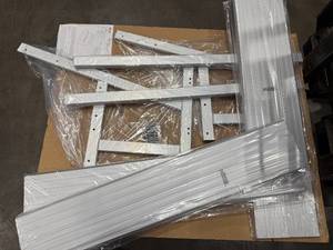 lot 19 image: DOCK BENCH