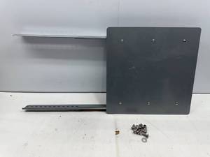 lot 58 image: PONTOON ACCESSORY MOUNT