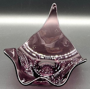 lot 17 image: Vintage Viking Amethyst Purple Art Glass Vase