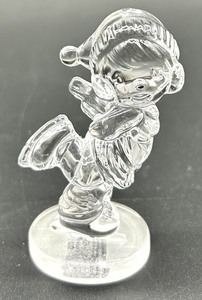 lot 48 image: 1992 Samuel J. Butcher Crystal Figurine by Enesco