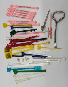 lot 66 image: Vintage Collection of 30 Plastic Swizzle Sticks and Openers