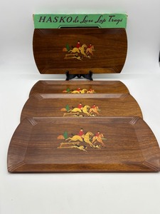 lot 79 image: Set of 4 Hasko de Luxe Lap Trays with Horseback Riders Design
