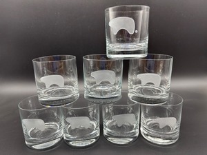 lot 93 image: The Golden Bear - Set of 8 Custom Elegant Etched Bear Whiskey Glasses