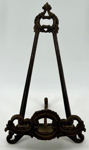 lot 123 image: Antique Cast Iron Decorative Easel Stand