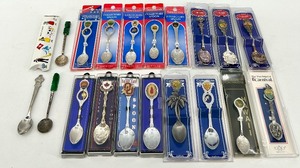 lot 126 image: Collection of 19 International Souvenir Spoons