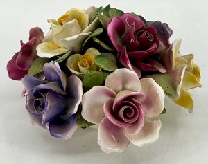 lot 128 image: Aristocrat Handmade Bone China Floral Bouquet