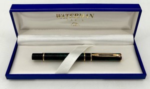 lot 135 image: Waterman Paris Green Fountain Pen with Gold Trim in Box