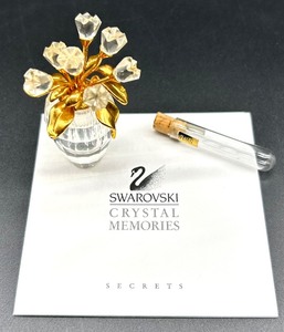 lot 141 image: Swarovski Crystal Memories Secrets Ornament Set