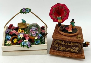 lot 165 image: Set of 2 Decorative Music Boxes with Floral and Vintage Phonograph Designs