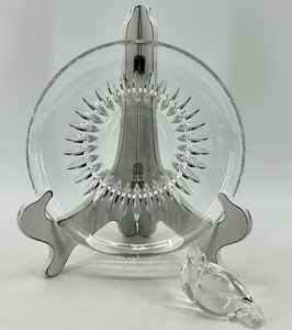 lot 175 image: Val St. Lambert Crystal Art Deco Plate and Bird Figurine Set