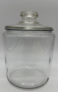lot 198 image: Large Clear Glass Storage Jar with Lid