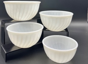 lot 235 image: Set of 4 Vintage Fire King Ovenware Ribbed Mixing Bowls