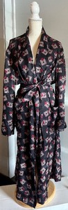 lot 244 image: Silk XL Robe with Geometric Pattern