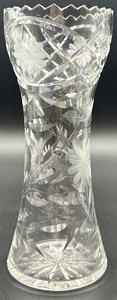 lot 261 image: Vintage Crystal Vase with Floral Engraving