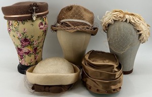 lot 279 image: Collection of 5 Vintage Hats Including Lane Bryant & Leslie James