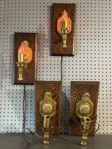 lot 205 image: Set of 4 Vintage Wall Sconces with Wooden Backing