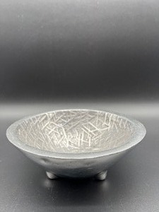 lot 101 image: Vintage Hammered Crosshatch Aluminum Bowl with Three Legs