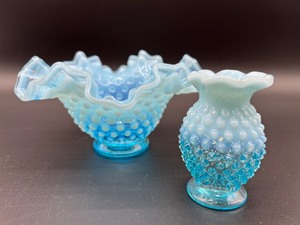 lot 130 image: Blue Opalescent Fenton Hobnail Ruffle Glass Vase and Bowl Set