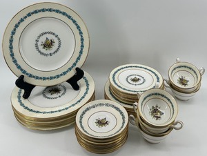 lot 285 image: Set of Royal Worcester Appledore Dinnerware with Gold Trim