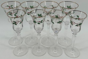 lot 291 image: Set of 10 Vintage Crystal Wine Glasses with Holly Design