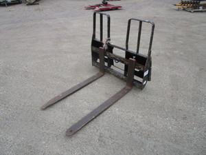 lot 12 image: MDS 48 Skid Steer Pallet Forks