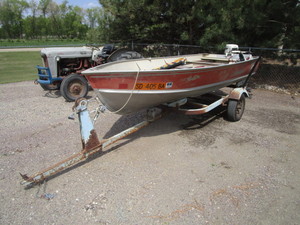 lot 4 image: 14 Lund Boat & Trailer
