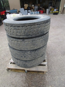 lot 18 image: (4) Semi Tires 29575R22.5