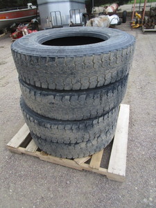 lot 20 image: (4) Semi Tires 29575R22.5