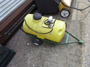 lot 47 image: Trailer Lawn Sprayer