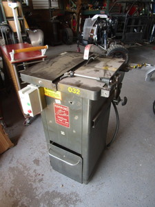 lot 77 image: Hammond Trim Saw