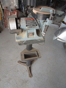 lot 81 image: Sharpening Stone Grinder wStand