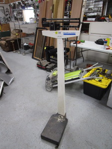 lot 88 image: Medical Balance Scale