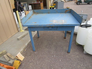 lot 96 image: Shop Table 4x3x3