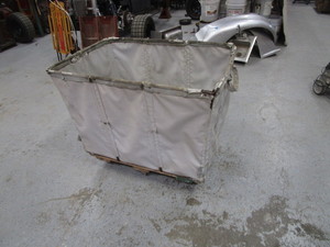 lot 107 image: Rolling LaundryShop Cart 2x3x31