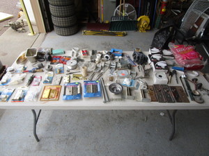 lot 118 image: Lot of Hardware & Misc