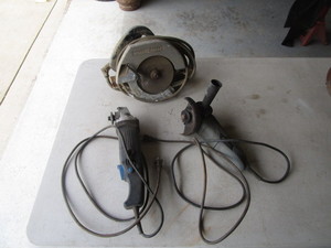 lot 126 image: Grinders & Saw