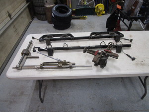 lot 137 image: Roof Rack, Corner Vise & 
