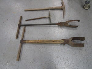 lot 184 image: Post Hole Diggers, Pick Axe, Cement Chute Scraper